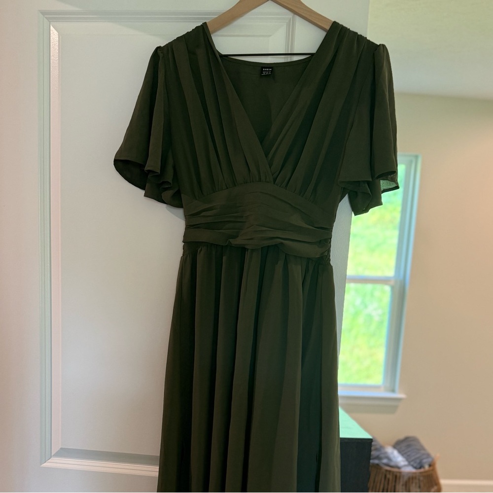 NWOT Sage green flowy dress size medium NEVER WORN